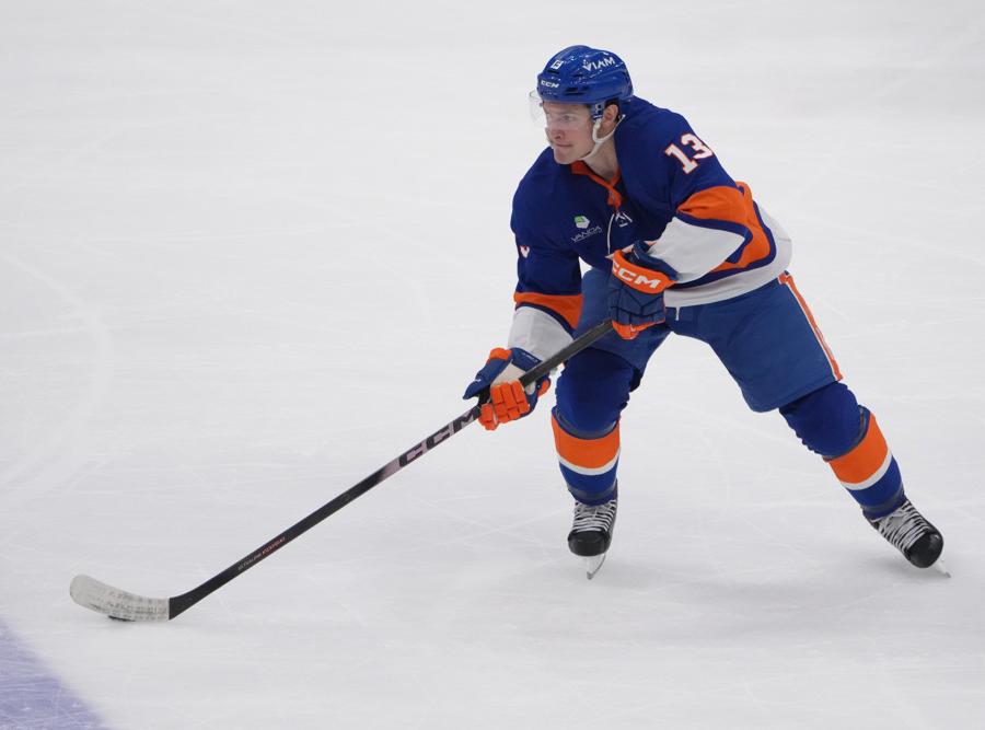 Season Review #19: New York Islanders - Schaefer Tied the NHL Rookie D Goal Record, Sorokin Led the League in Shutouts, 10-0 in Overtime, Roy Fired With Nine Days Left
